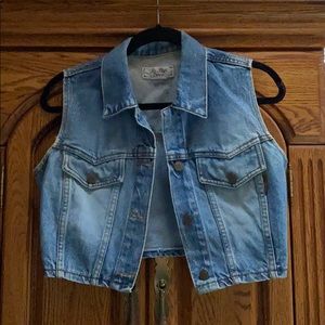 Jean Vest